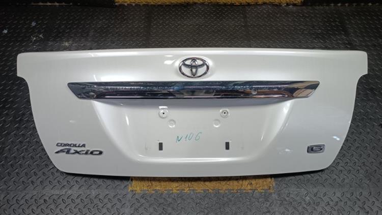 Крышка багажника Тойота Королла Аксио в Ялте 106946