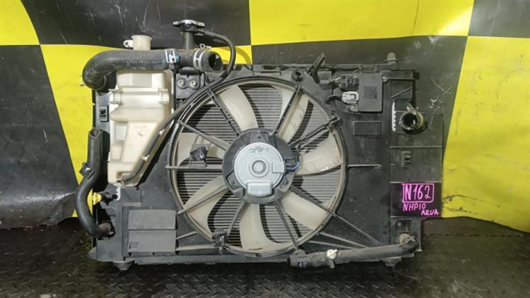 Радиатор основной Тойота Аква в Ялте 116562