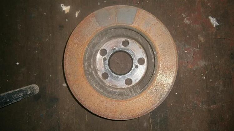 Тормозной диск Тойота Приус в Ялте 12589