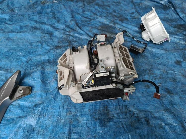 Мотор печки Хонда Легенд в Ялте 206136
