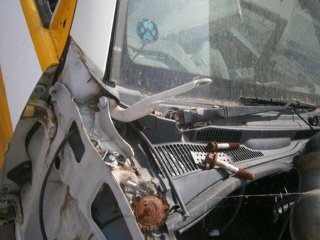 Решетка под лобовое стекло Тойота Хайлюкс Сурф в Ялте 29486