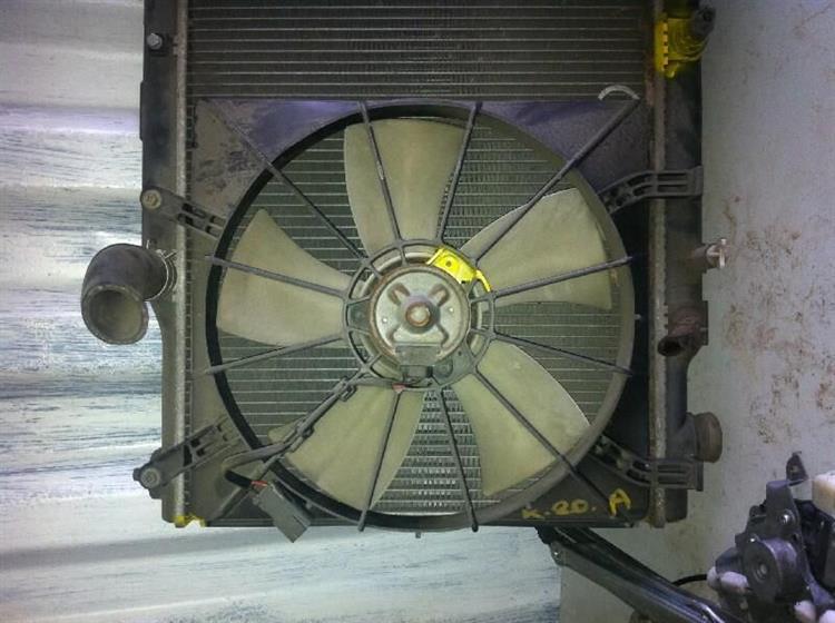 Диффузор радиатора Хонда Стрим в Ялте 7847