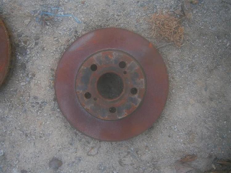 Тормозной диск Тойота Приус в Ялте 81565