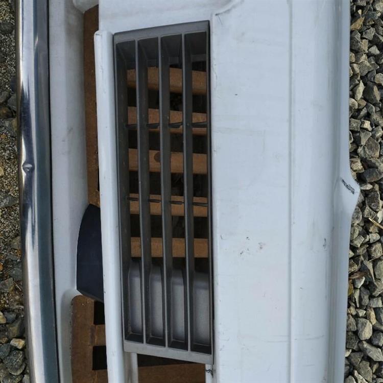 Решетка радиатора Ниссан Седрик в Ялте 87572