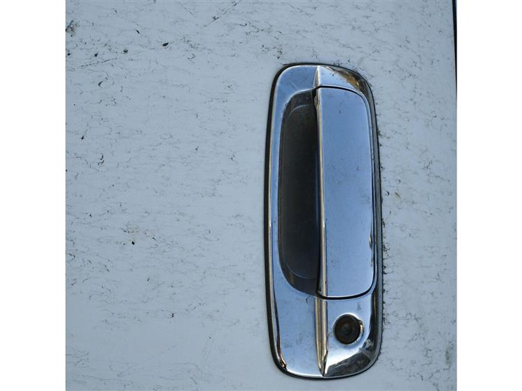 Дверь Тойота Краун в Ялте 94144